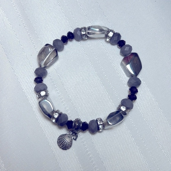 PURPLE Beaded Giveaway Stretch Bracelet - Picture 1 of 4